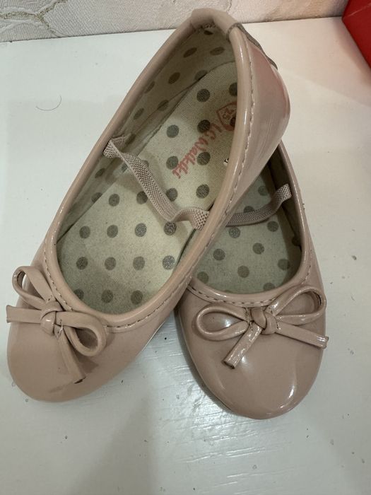 Продам туфли на девочку
