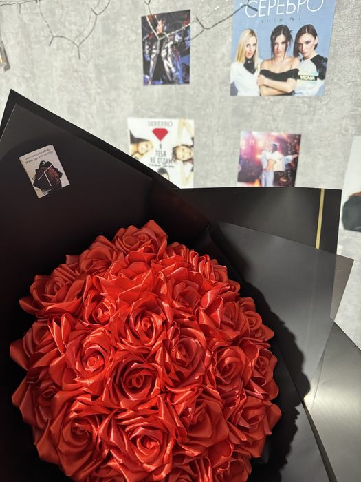 Розы из атласных лент