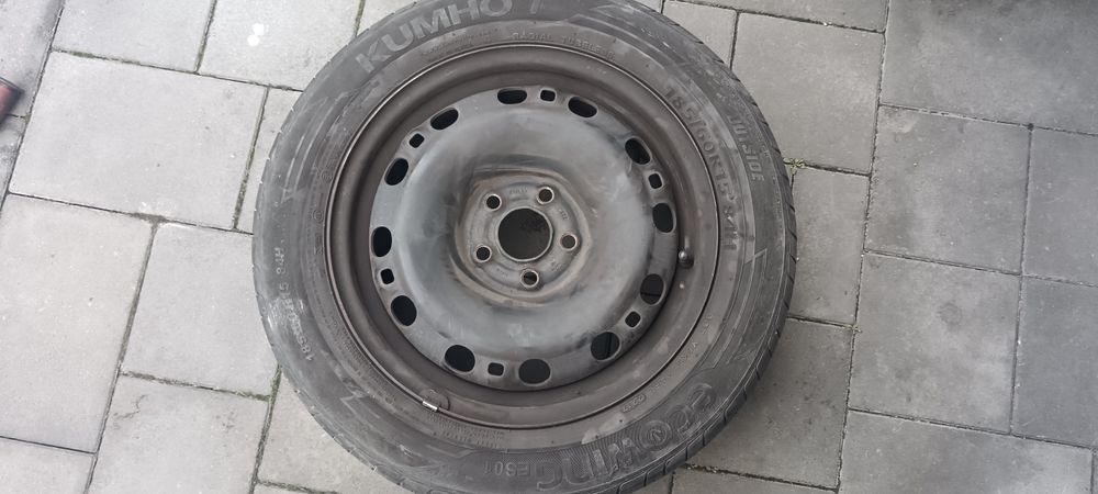 Vând set jante+cauciucuri de vara  pentru Fabia3, Polo, 185/60/15, Kumho Ecowing