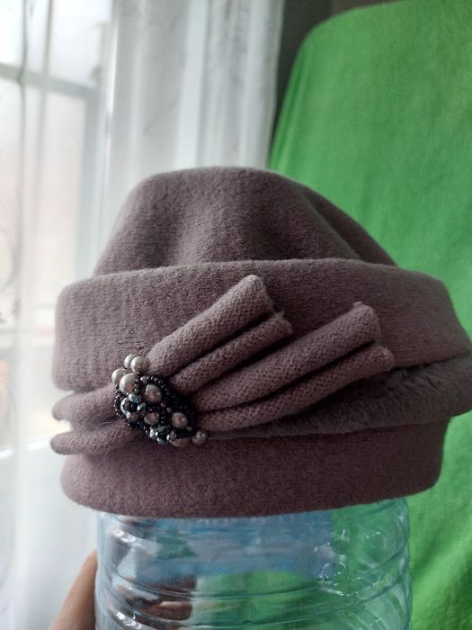 Продам женские  шапки