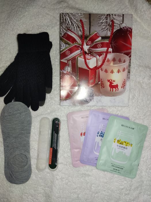 Новогодние женские наборы. 50.000 сум