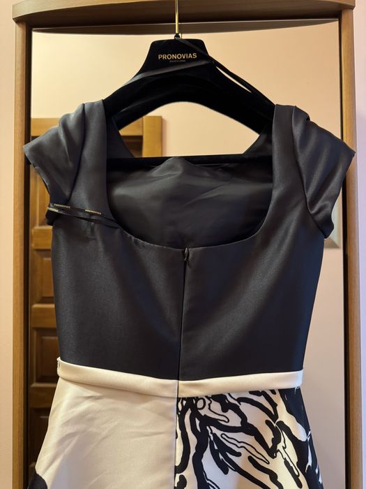 Rochie eleganta Pronovias neagra marime 36