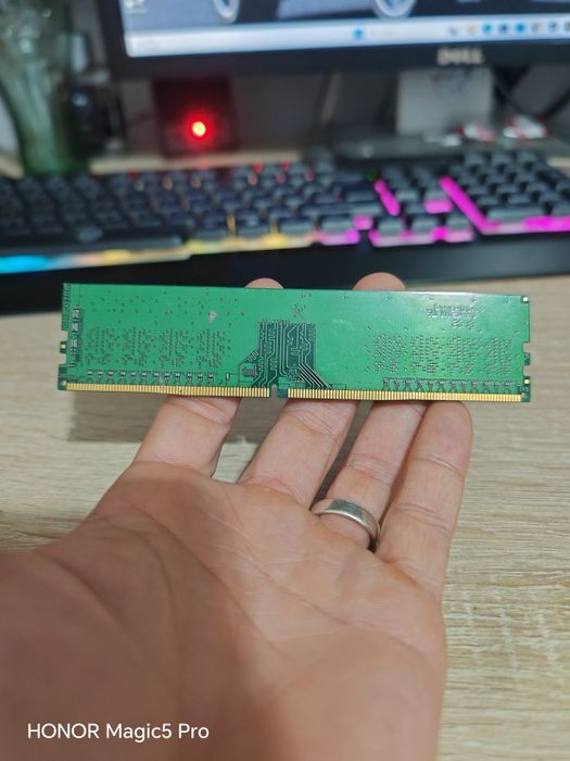 Vând ram ddr4 de 8gb 2666 MHz