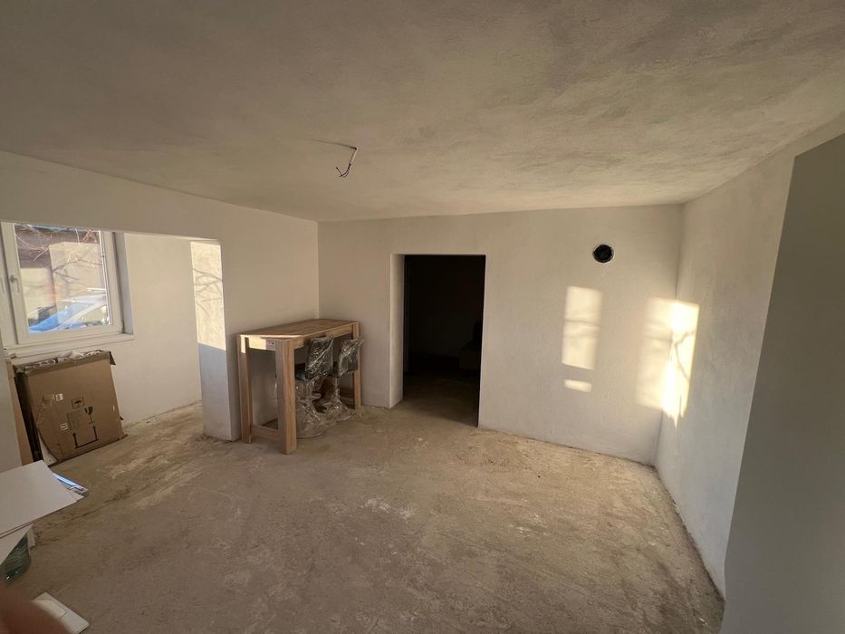 Vând casă cu grădină în Ohaba.