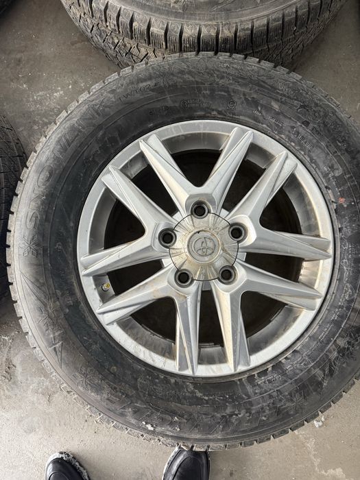 Шины на Lexus с лисками, Triangle