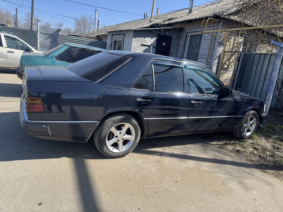 Продам Мерс 124 2,0 111 плита