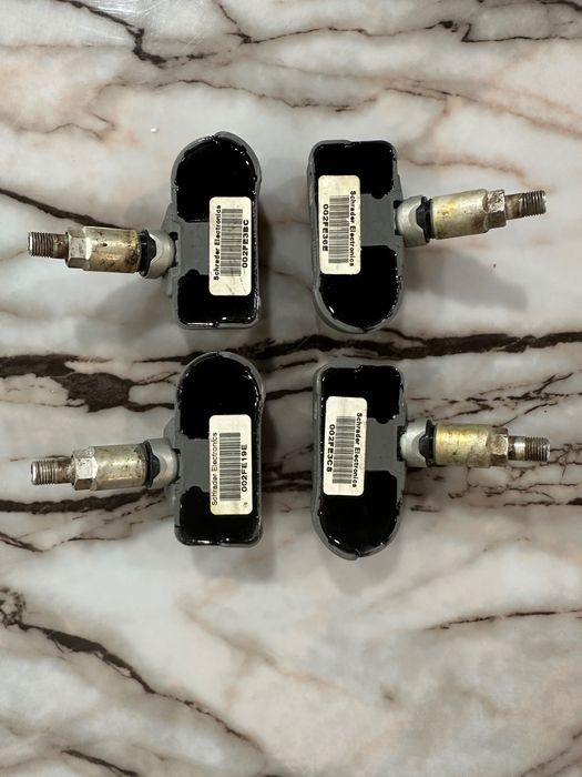 Датчици за налягане в гумите за G-class