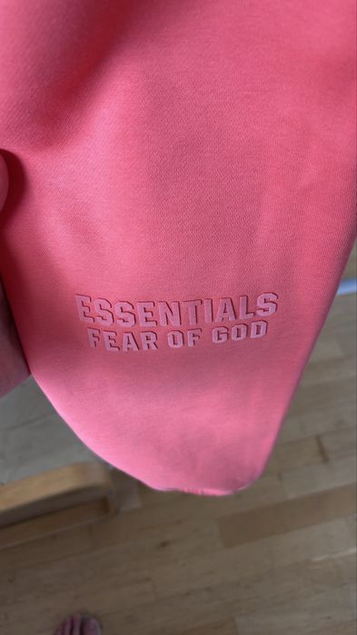 Essentials анцинг