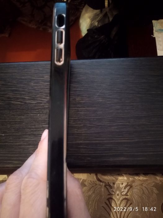 Чехол iPhone в хорошем состоянии