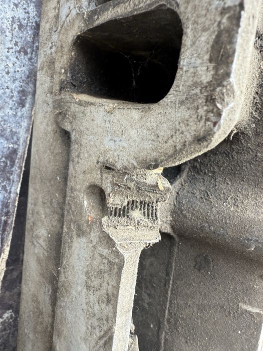 Головка двигателя  12 B