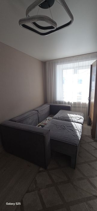 Продам диван в хорошем состоянии.