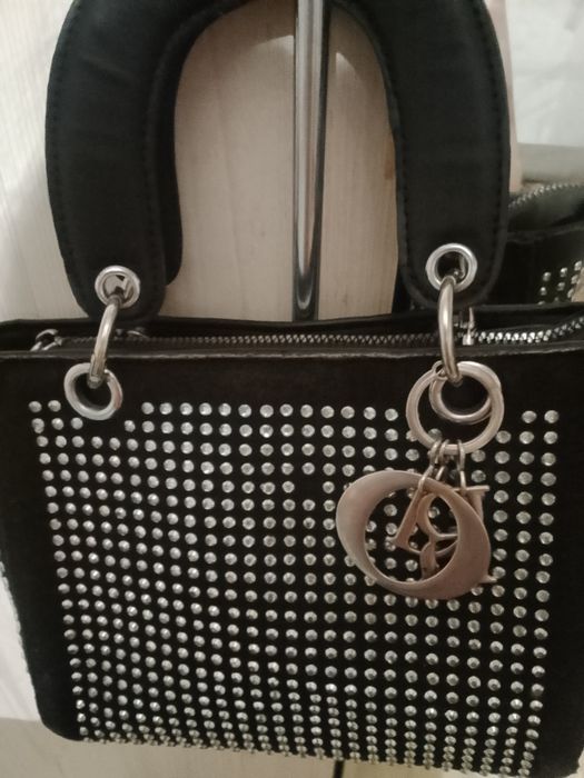 Обе сумки отдам за 6000т