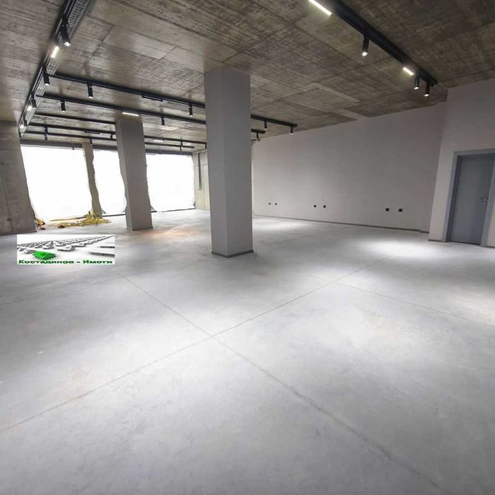 Дава се под наем Магазин в Пловдив, Индустриална зона - Север - 180 кв.м за 1795.2 € - Снимка #1