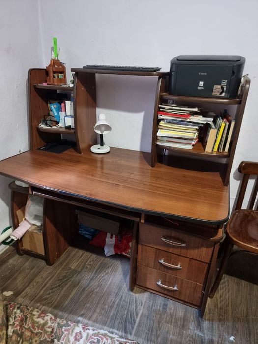 Стол для компьютера