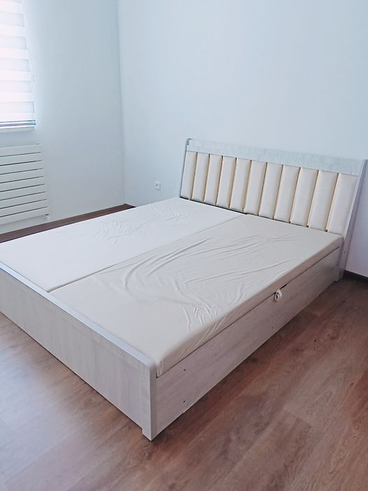 Продается кровать очень хороший!