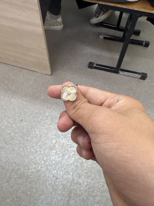 Продам кольцо какой то