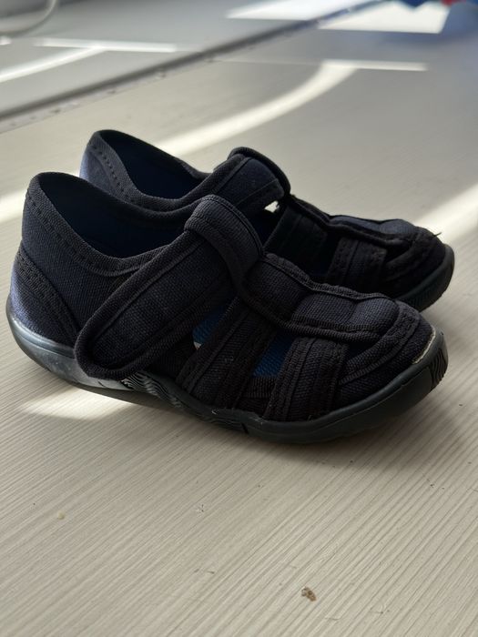 Продам детскую  обувь