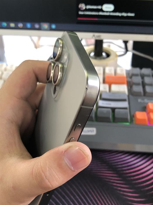 I phone 15 pro max rangi Natural Titanium