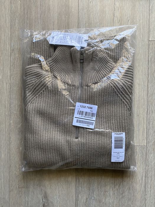 Пъловери с цип/ Quarter zip up sweater