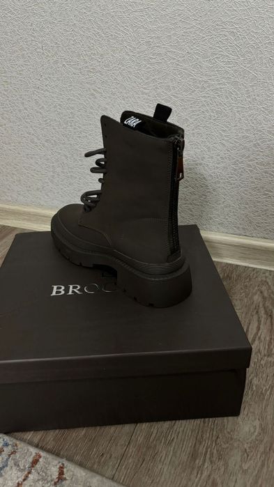 Женские ботинки новые