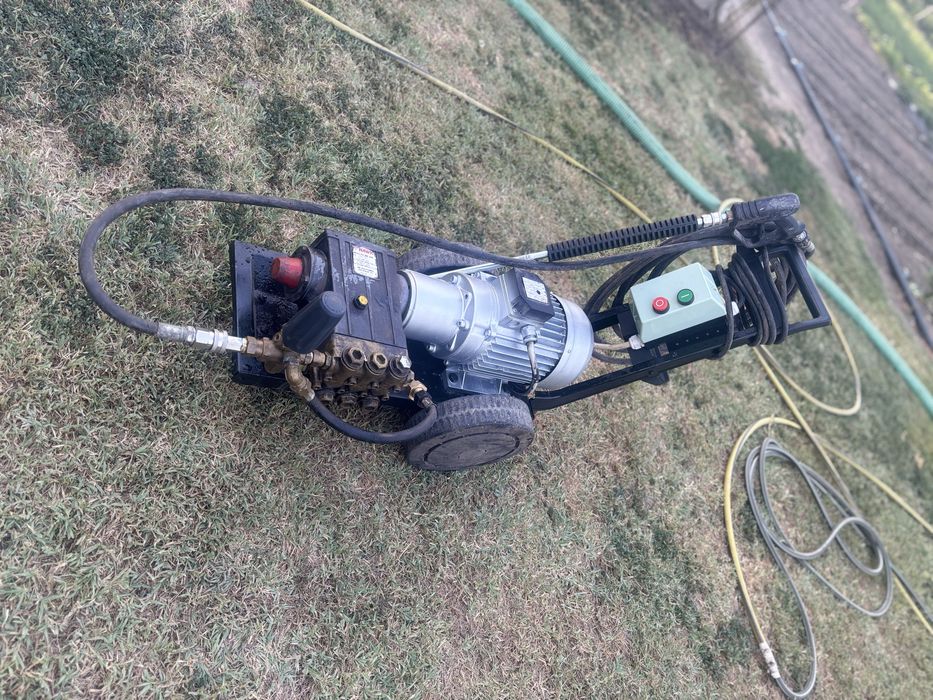 Vand Pompa Aparat de Spalat cu Presiune Trifazic Hawk HC 450