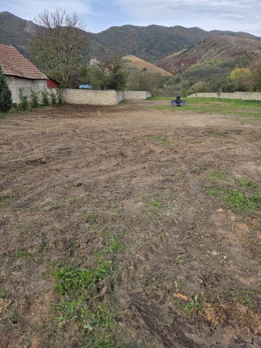 Debaraseze de moloz cu bobcat.