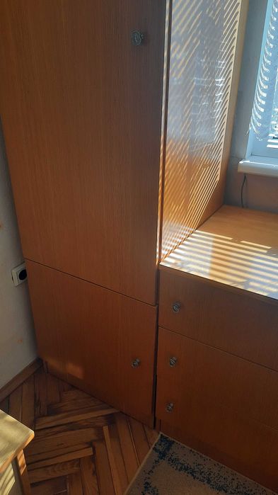 Приста с матрак, ракла -2 бр, скрин и гардероб