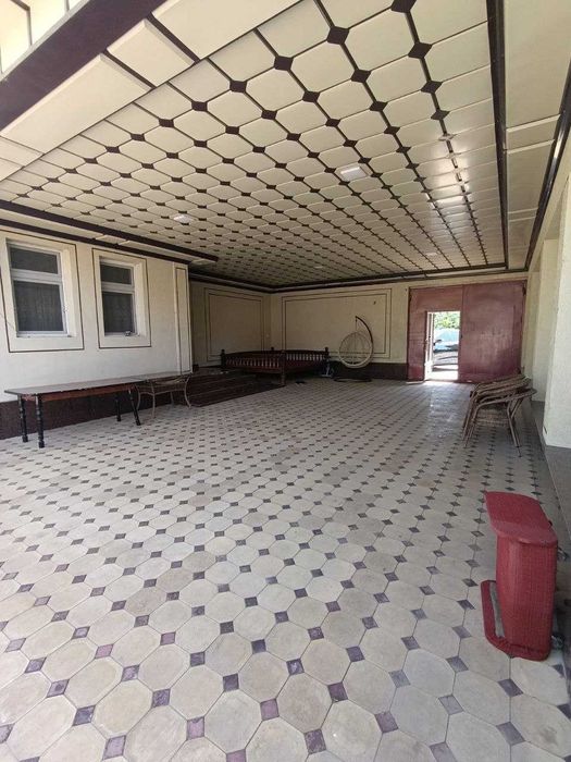 Ҳовли уй  сотилади (2 этажлик коттеж)