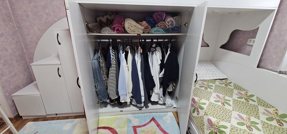 Детская двухэтажная кровать-шкаф