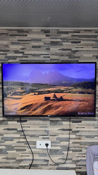 LG 43 Smart TV 4K Web Os Ideal holatda Aybi yoq 2020 yil olingan