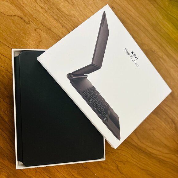 Ipad pro 11 m4 256 как новый с кейборд