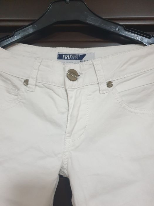 Blugi diferite mărci și modele