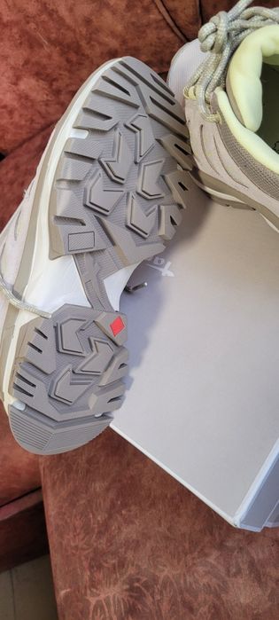 Нови сникърси на Tamaris от естествена кожа и велур