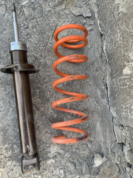 Продам заниженые амортизаторы