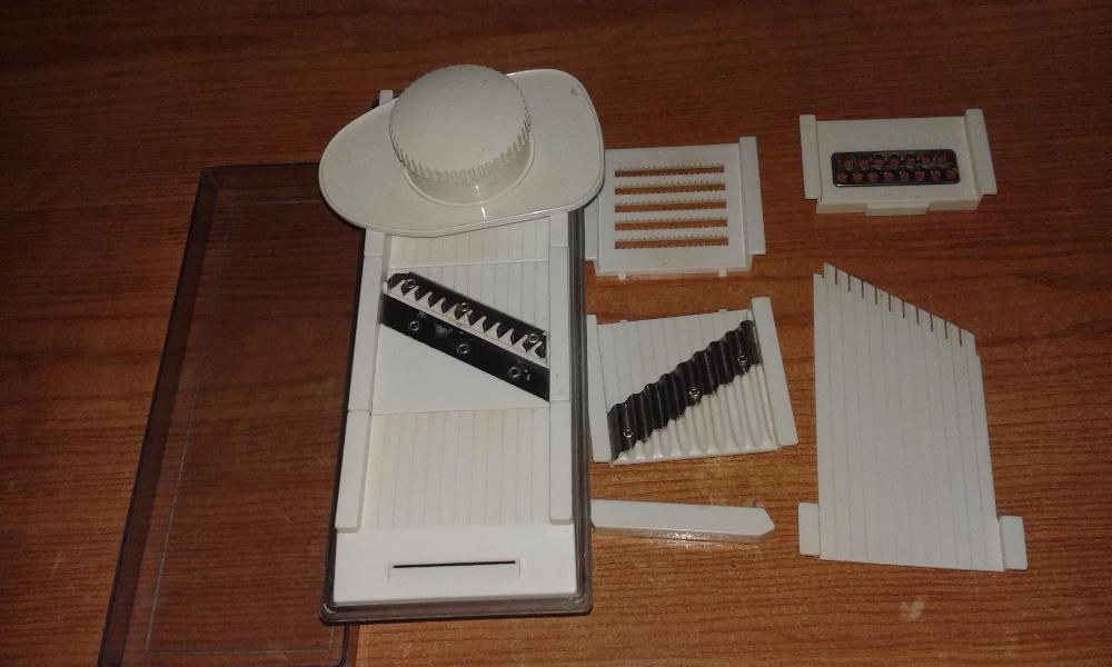 набор терок с контейнером MULTI WONDER