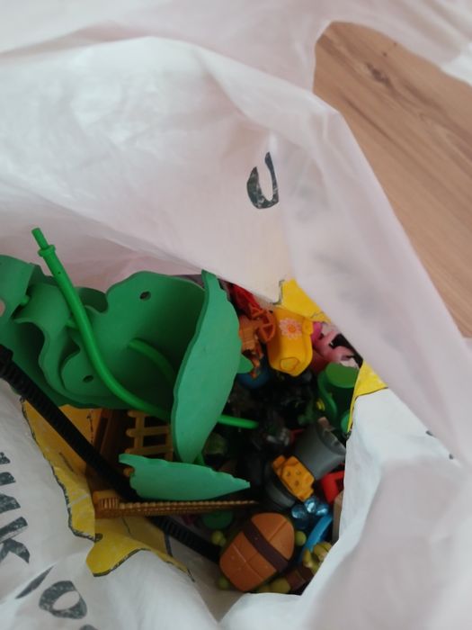 Лот от различни играчки