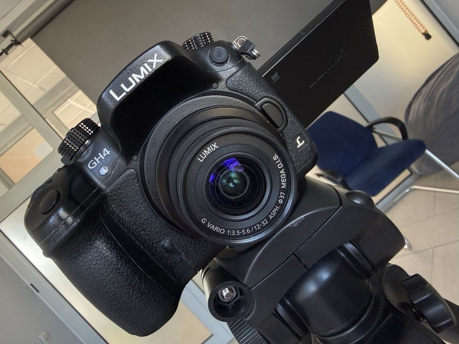 Panasonic Lumix GH4 + обектив 12–32mm 4K