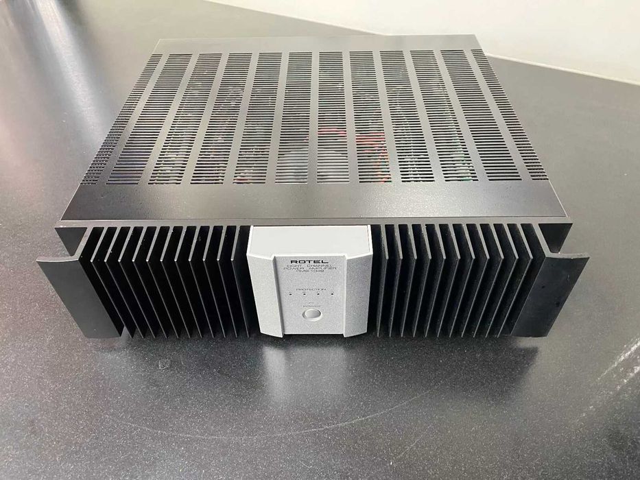 Усилвател Rotel RMB-1048