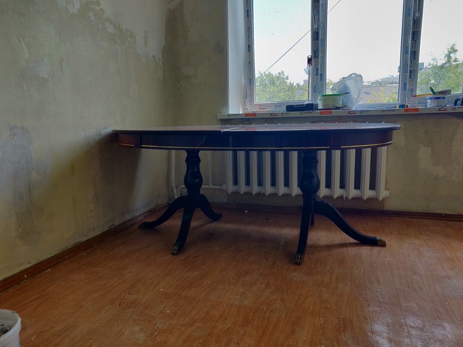 Продаю стол дерево + 4 деревянных стула