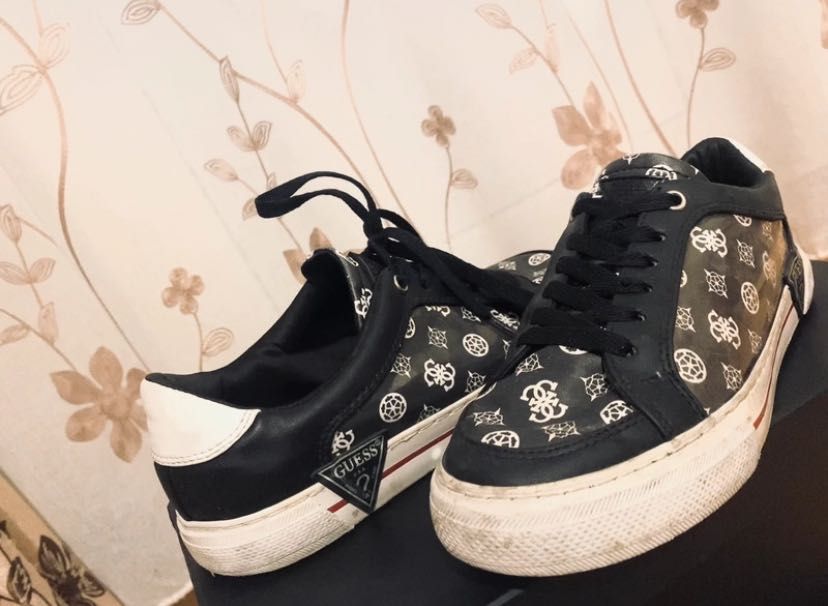 Tenesi Papuci Guess