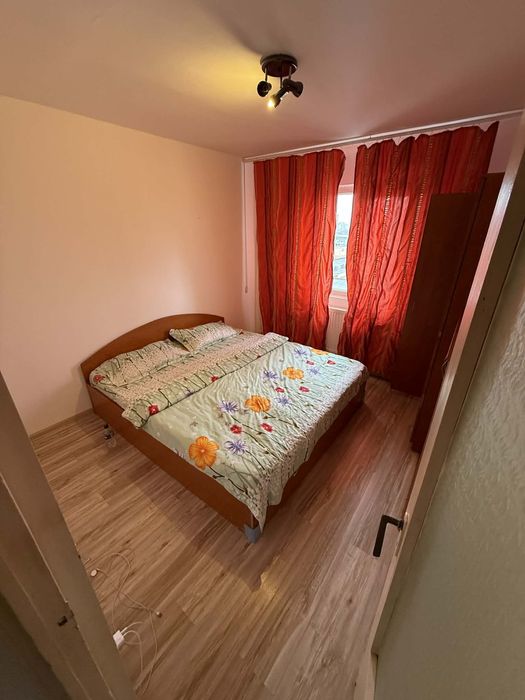 Vând apartament semidecomandat-Craiovita Nouă