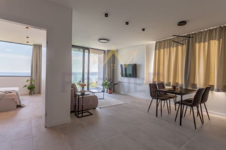 Дава се под наем Двустаен апартамент в Варна, Чайка - 76 кв.м за 1200 € - Снимка #1