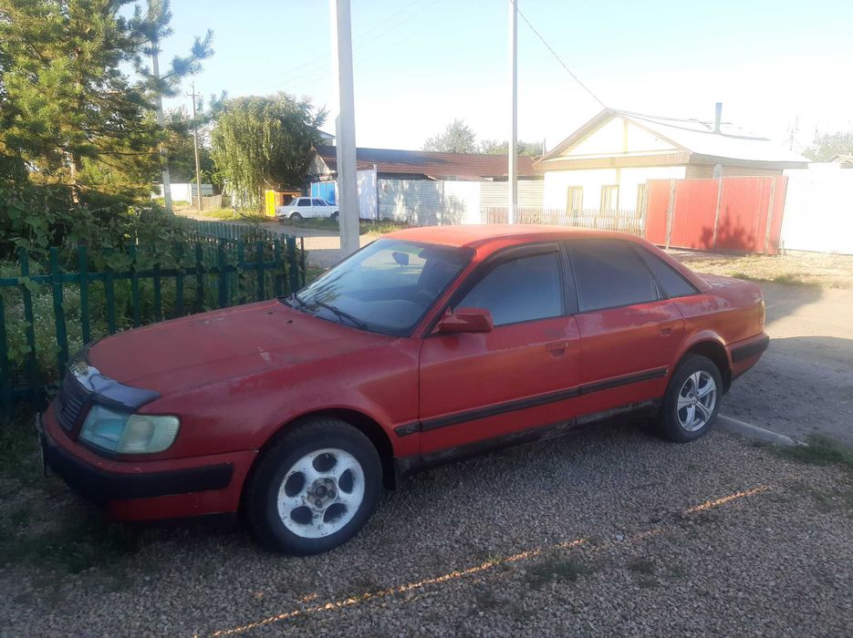 Срочно продам Audi 100 c4