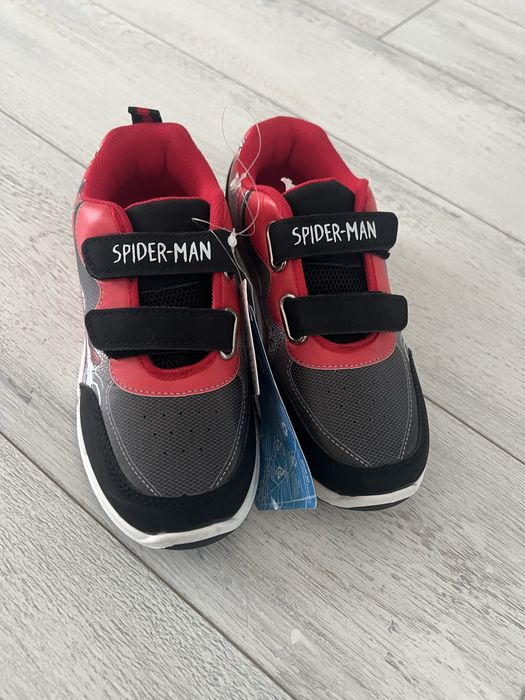 Adidasi spiderman