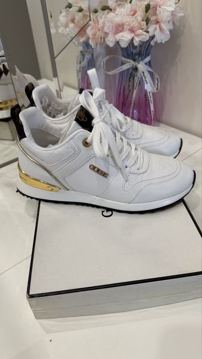 Кроссовки Guess белый
