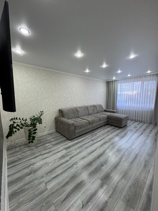 В продаже 3 комн квартира.