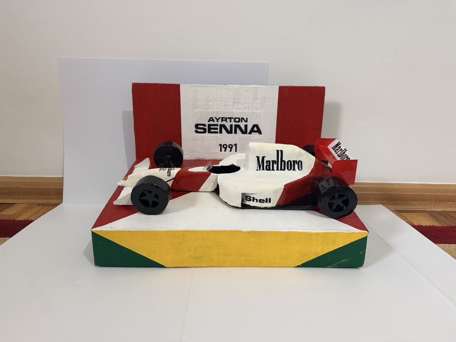 Модель Formula-1 Ayrton Senns.