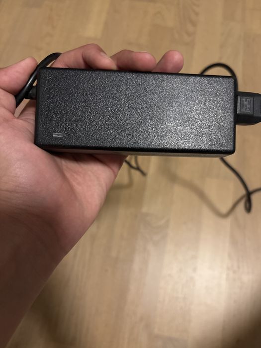 Зарядка для компьютра