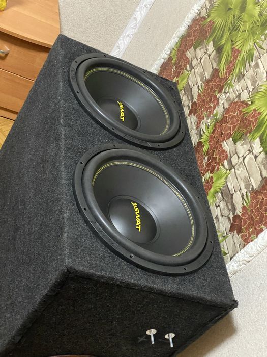 Продам два сабвуфера 15