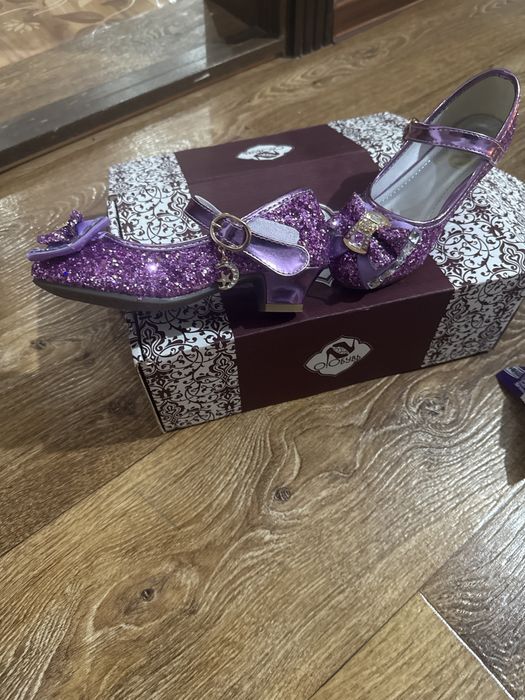 Продам туфли девочке